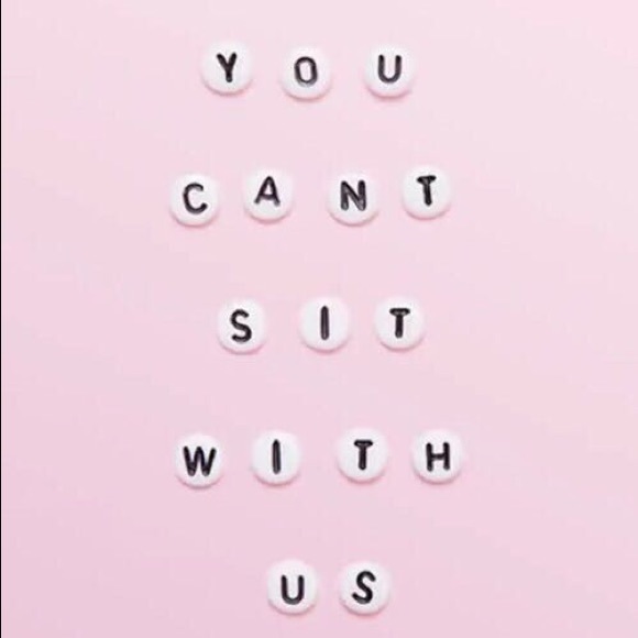 YOUR AESTHETIC MYSTERY BOX - Picture 7 of 16